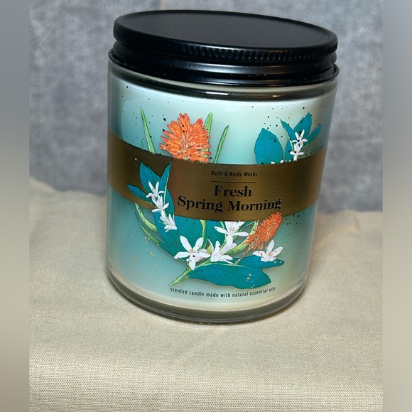 Bath & Body Works Fresh Spring Morning Single Wick Candle 7 Oz. - Picture 6 of 6
